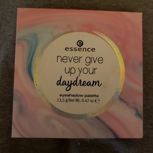 Brand new Essence never give up your daydream